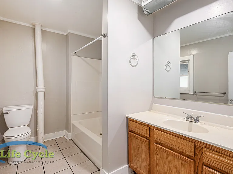 940 McReynolds Ave NW #2 — Photo 14