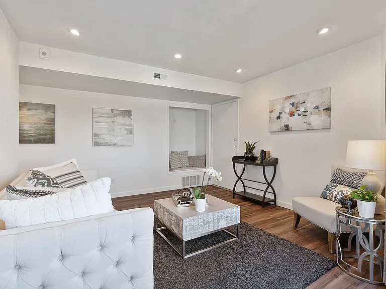 5270 College Ave #8 — Photo 3
