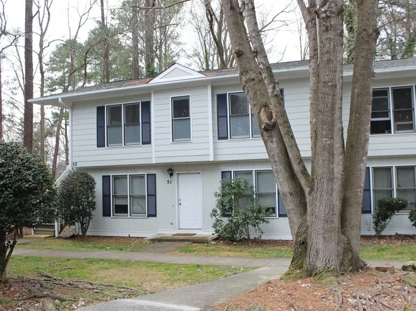 121 Westview Dr APT 52, Carrboro, NC 27510