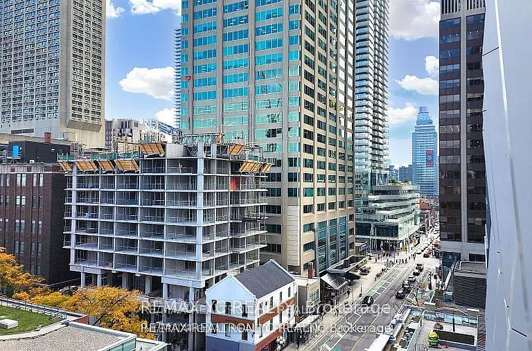 1 Yorkville Ave #710 — Photo 34