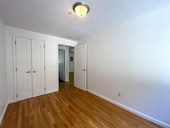5th image of 424 E 10th St APT 2C