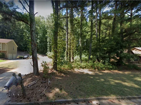 675 Fern Brooks Dr SW, Atlanta, GA 30331