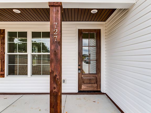 4th image of 727 Miriah Dr