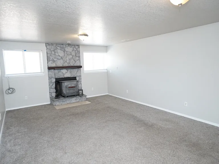 698 S Berwick Dr — Photo 5