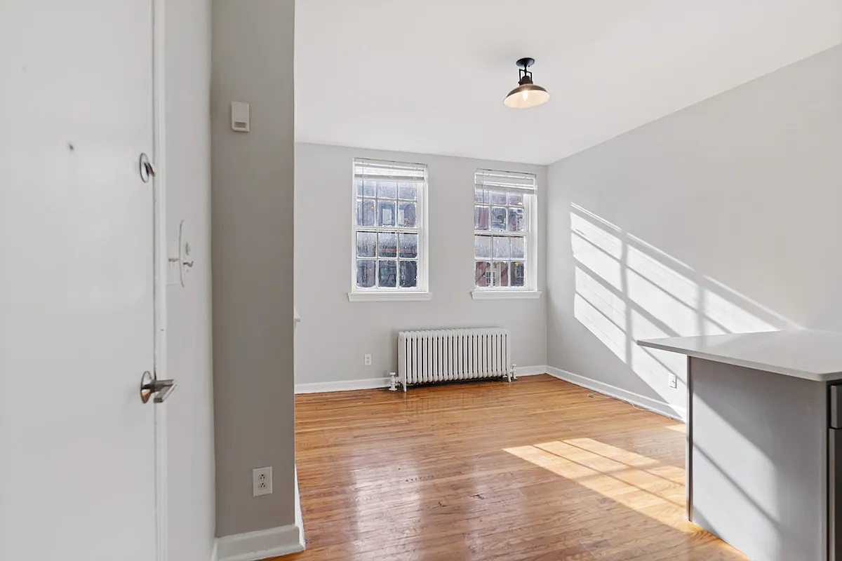 Building Photo - 623 Pine St #23-1F
