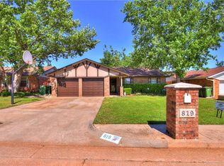 819 Dorchester Dr, Yukon, OK 73099