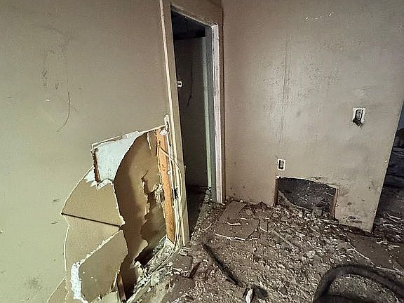 5th image of 3599 E 57th St