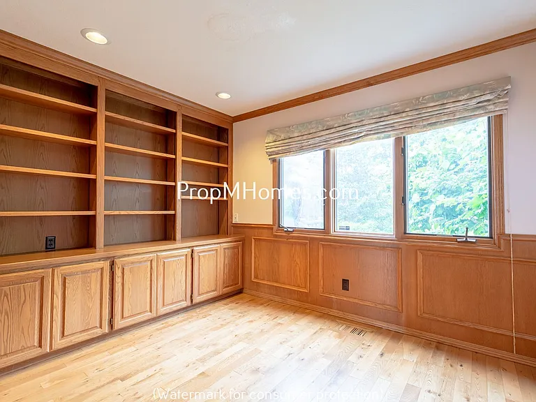 8817 NW Hazeltine St — Photo 22