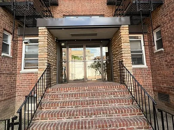 64-74 Saunders St #4-B, Rego Park, NY 11374
