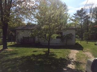 1279 Burgess St, Houghton Lake, MI 48629