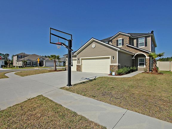 3rd image of 202 Benvolio Way