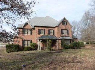 9520 E Shelby Dr, Collierville, TN 38017