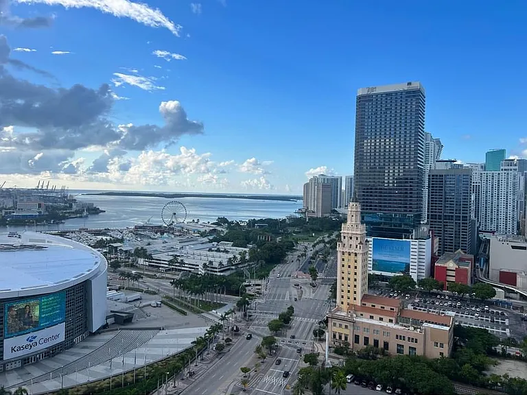 888 Biscayne Blvd #2502 — Photo 4