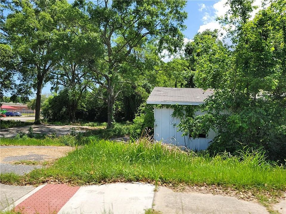 2nd image of 6051 Three Notch Rd