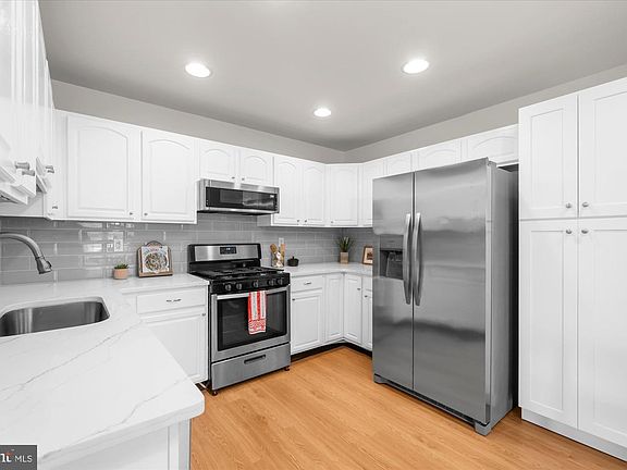 4th image of 5 Abbott Ct