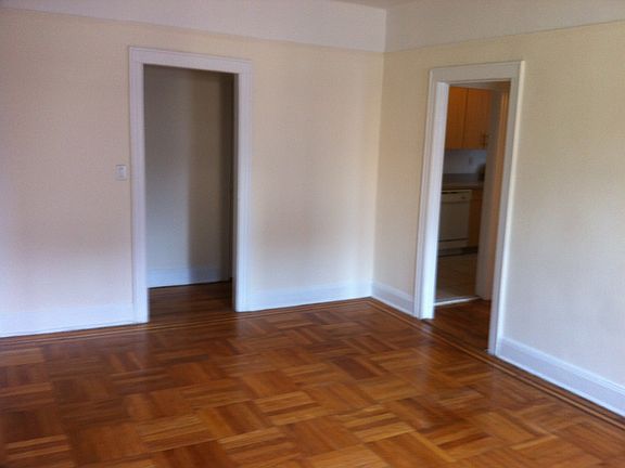 2nd image of 4141 46th St APT 2R