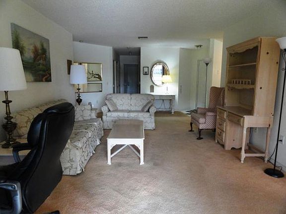 4th image of 9565 Medici Ln APT B