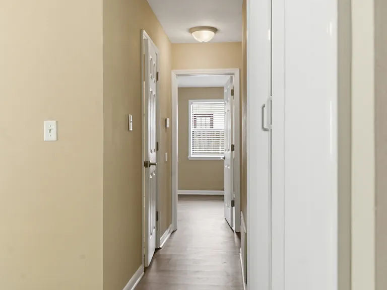 713 Lagoon Dr — Photo 6