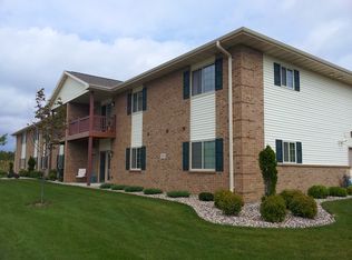 1911 Wild Oak Dr APT 3, Manitowoc, WI 54220