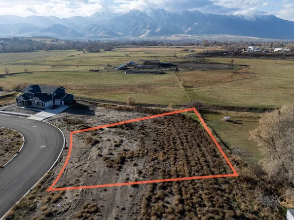 844 W 70 N, Hyrum, UT 84319