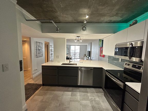 5th image of 201 W Laurel St APT 807
