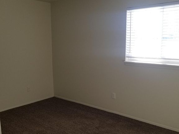 5th image of 45871 Jefferson Ave APT 4