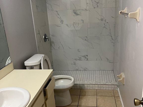 4th image of 2725 Montego Bay Blvd