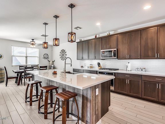3rd image of 18217 W COLLEGE Drive