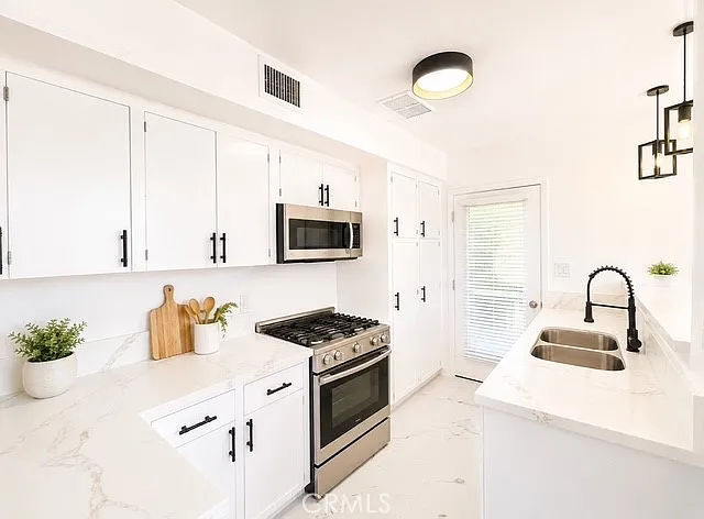 337 S Elm Dr #1 — Photo 5