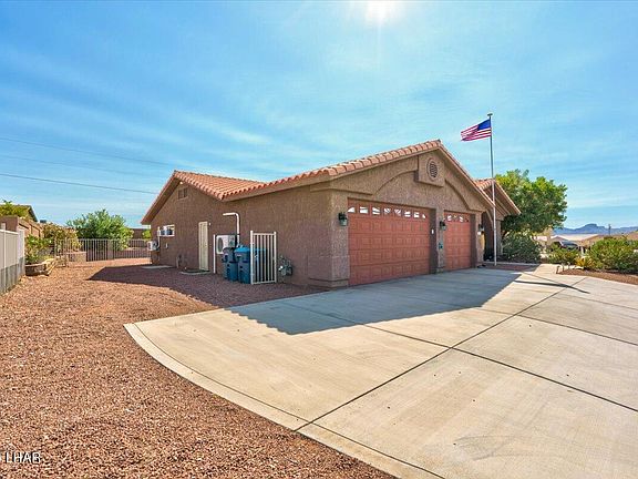 3rd image of 3562 Oro Grande Blvd