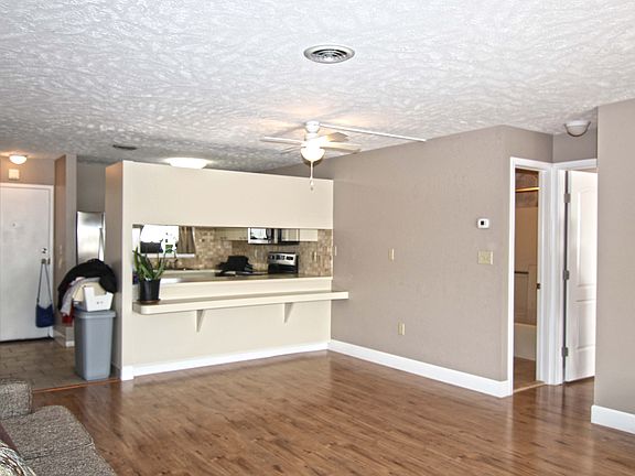 3rd image of 115 Foxfire Dr APT 207