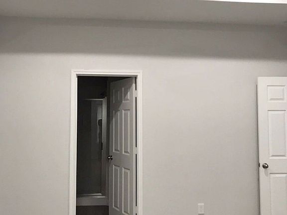 4th image of 9514 Chesterfield Dr