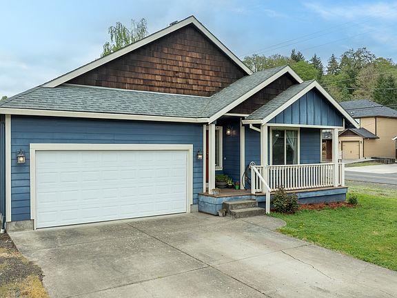 2nd image of 855 NE Yamhill St