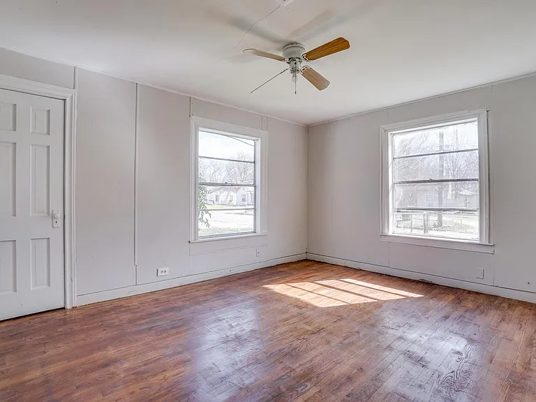 901 N Howeth St — Photo 15