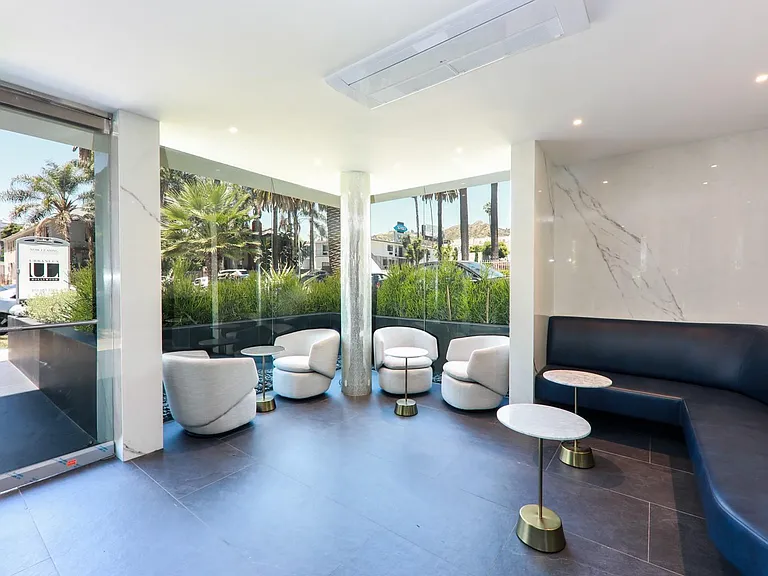 UrbanLux Hollywood Premium — Photo 2