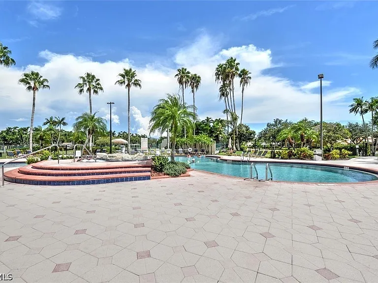 9241 Bramble Ct — Photo 37