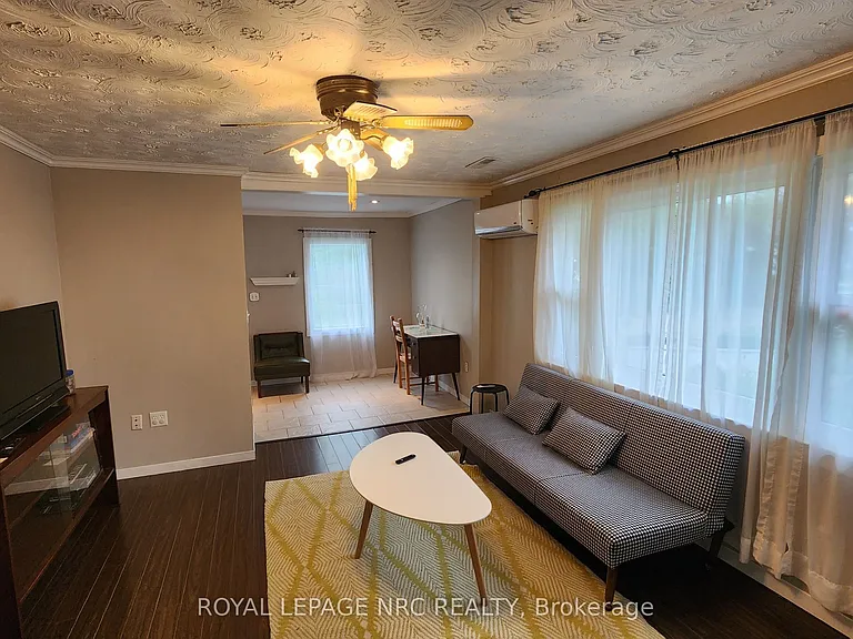 215 Devon Pl — Photo 6