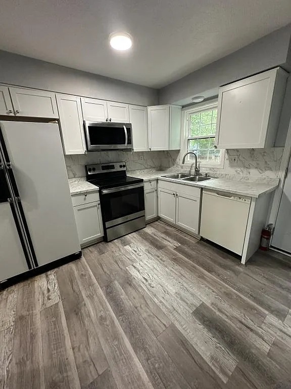 5033 Wabash Pl — Photo 2