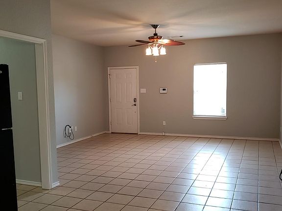 3rd image of 280 Woodgrove Dr #B