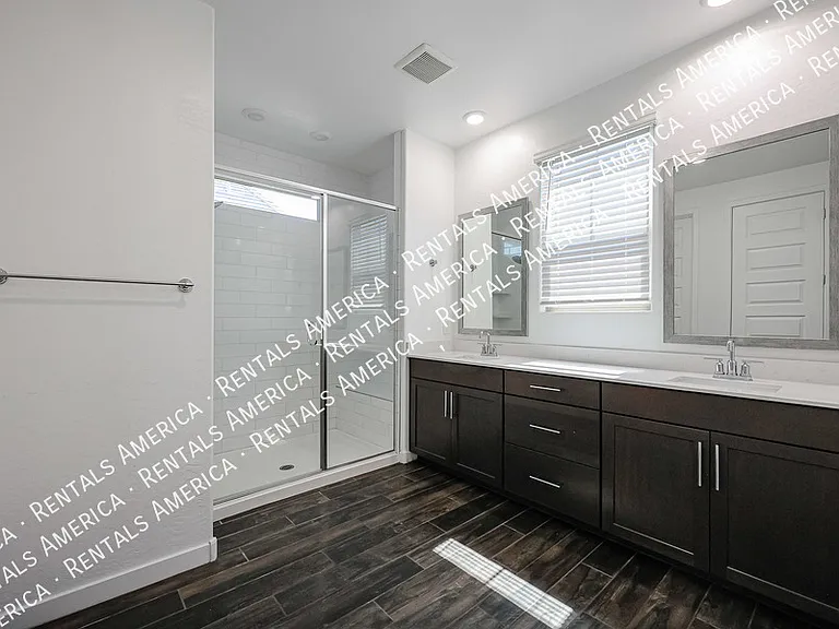 1051 E Armstrong Way — Photo 30