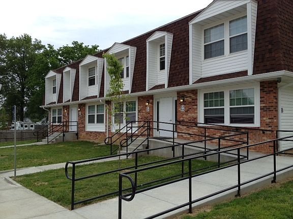 4th image of 706 S Hancock St #11048763