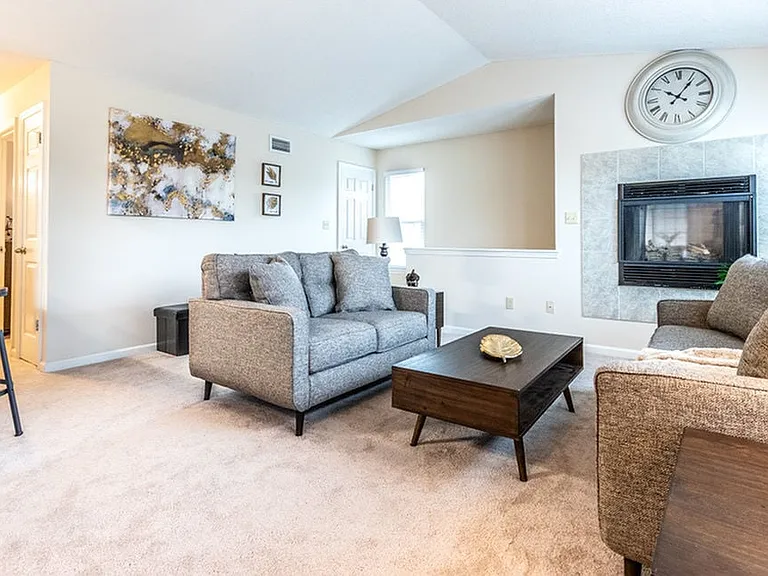 Windsong Place Apartments — Photo 132