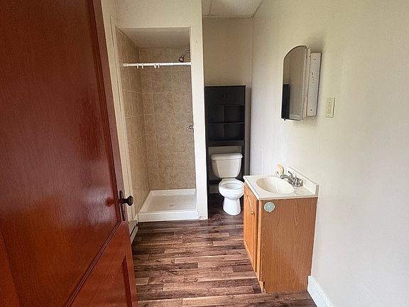 2nd image of 211 S Main St #2