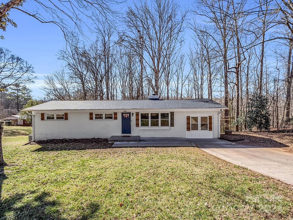1st image of 820 Quinn Dr