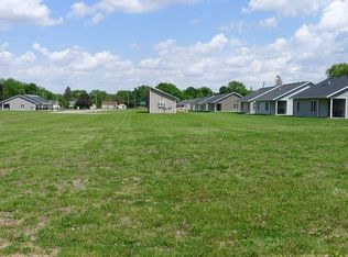 907 9th St, Charles City, IA 50616