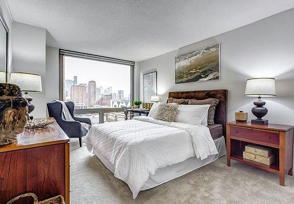 3rd image of 1122 N Clark St #1-1206