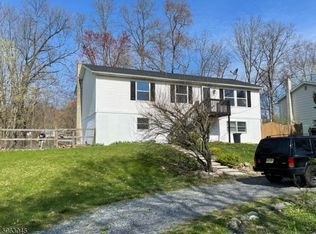 10 Walnut Rd, Wantage, NJ 07461