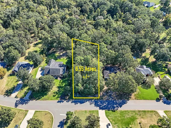 207 Willow Lake Dr, Leesburg, GA 31763