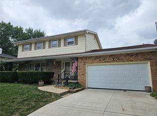 3991 Greenridge Dr, Decatur, IL 62526