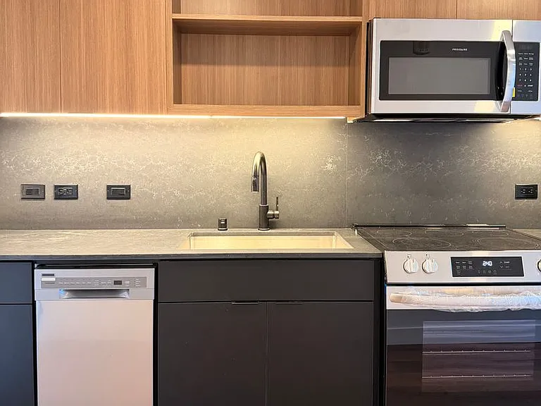 Rainford Apartments — Photo 50